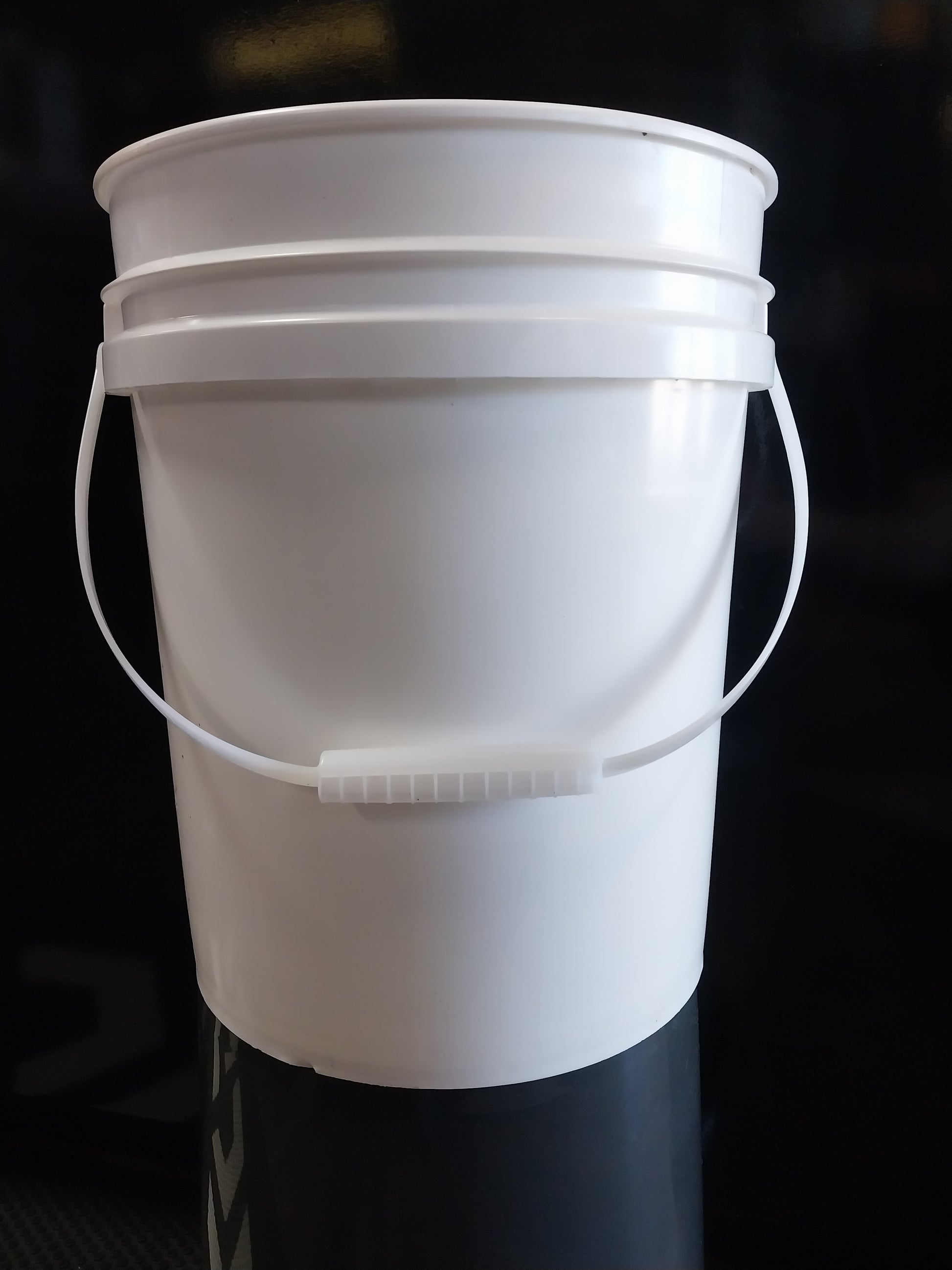 5 Gallon Bucket - Dogfish Tackle & Marine